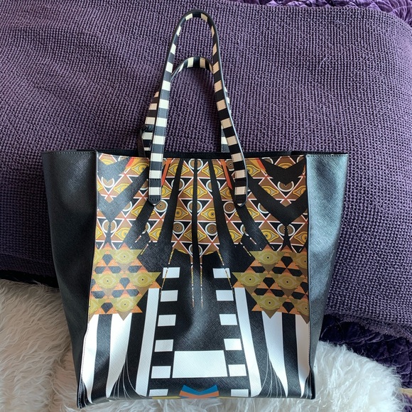 Givenchy Patterned Tote - Picture 3 of 11
